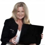 halloween offer 39 Elizabeth Richardson